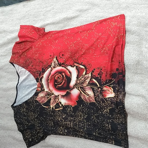 Source Unknown Tops - Rose silky t-shirt 4X